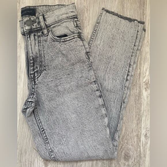 Aeropostale | Women's Juniors Gray Denim Mom Cutoff Jeans | 000 Regular - Picture 1 of 4